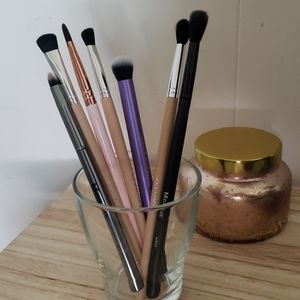 Eyeshadow brushes